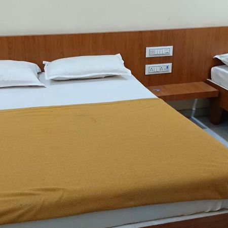 Hotel Tulsi Сомнатх Экстерьер фото